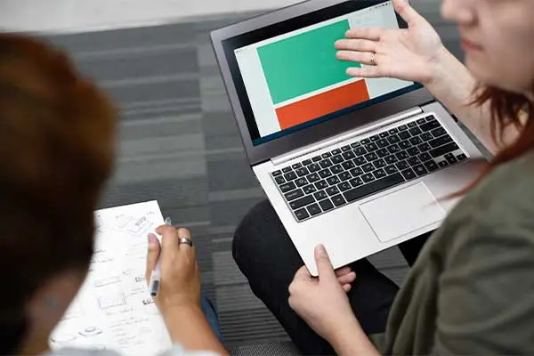 Evaluación en profundidad de cursos online y análisis de contenido digital